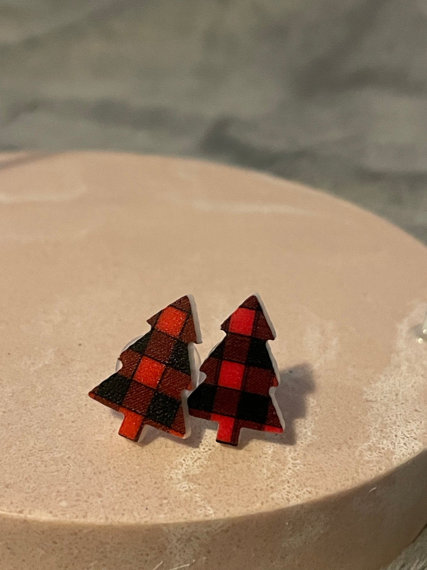 Red and black Christmas tree studies