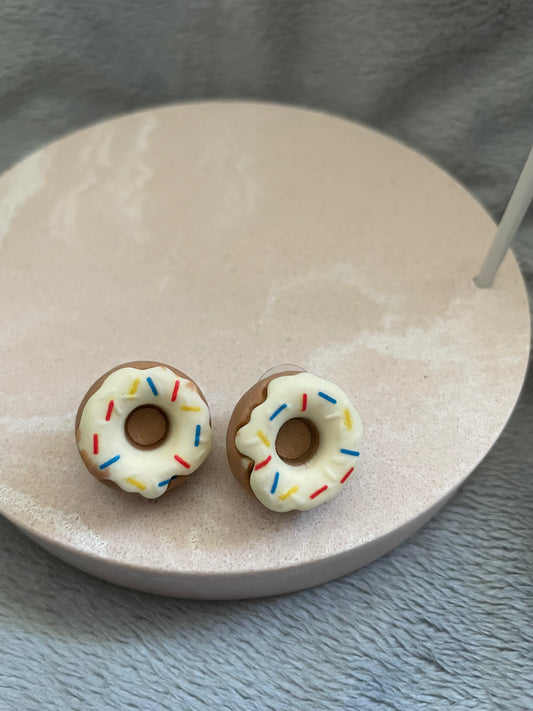 White donut stud