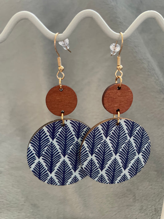 Blue and white leaf (timber)